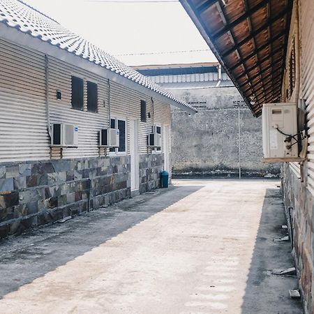 茂物 近桑图国际赛道红门旅馆酒店 外观 照片